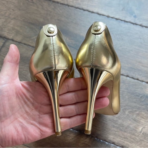 Michael Kors•Gold Women's Pumps - Picture 5 of 11